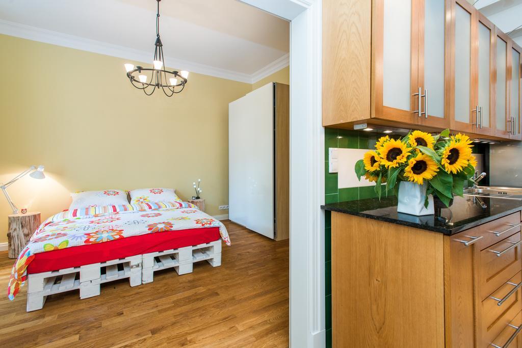 Style4Rent Sunny Old Town Apartments كراكوفيا الغرفة الصورة